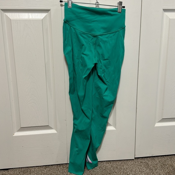 lululemon sea breeze base pace legging 25” - Picture 2 of 2